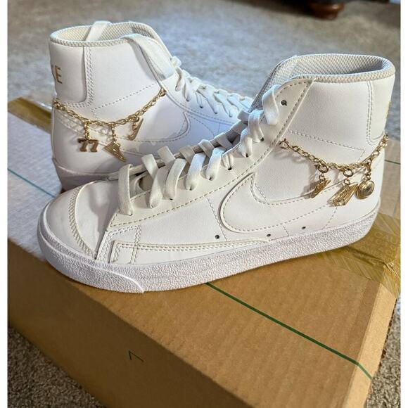 Nike Shoes - Nike Blazer Mid ‘77 LX Lucky Charms White Gold Sneaker Women’s Size 7 NEW